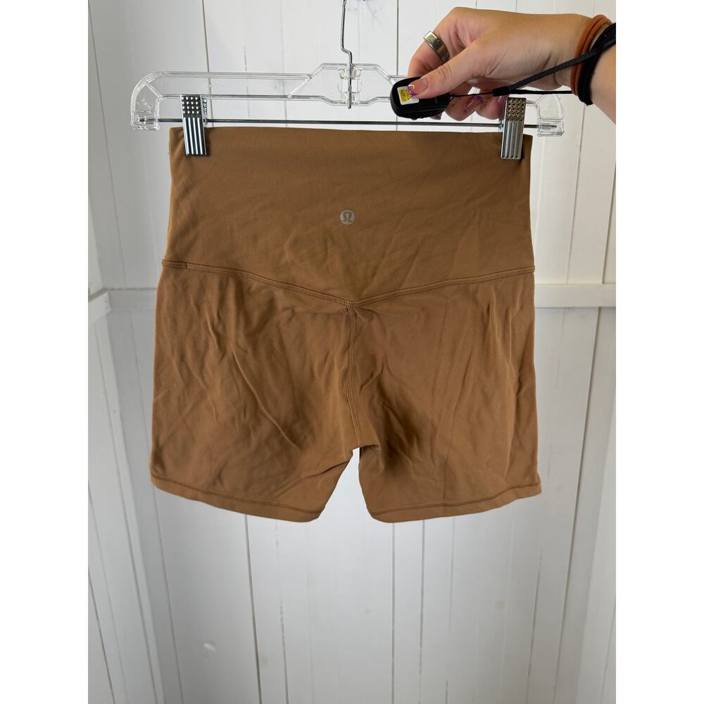 Lululemon Tan Biker Shorts Size 6 Excellent Condition - Picture 3 of 3
